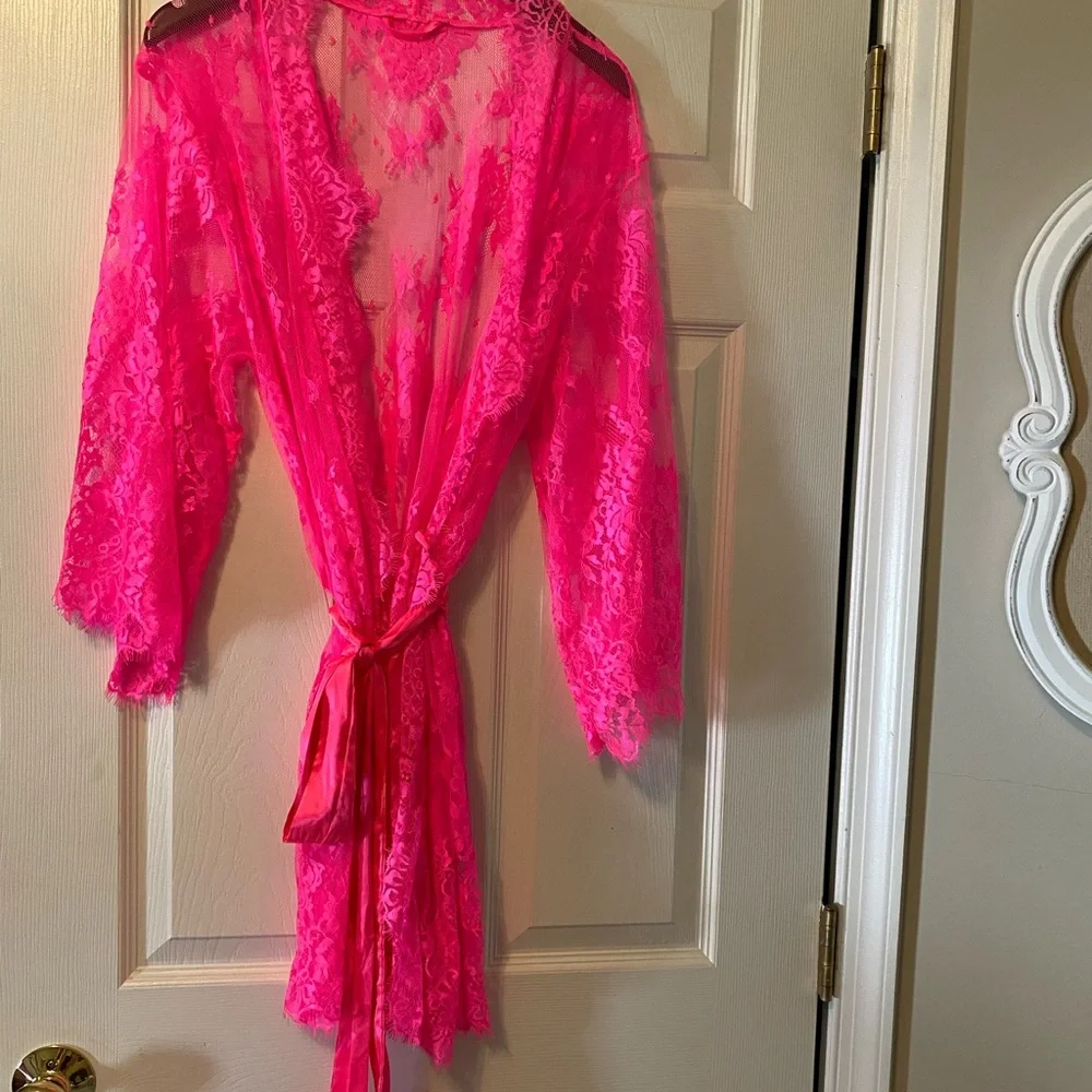 Pink Lace Robe/beach cover up - Picture 2 of 6
